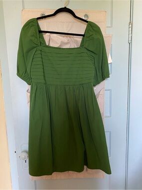 Green Puff-Sleeve Square Neck Dress BRAND NEW